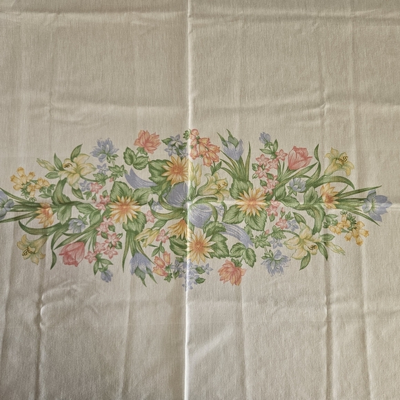Spring Easter Eggs & Flower Themed Tablecloth 100 % Cotton Made In Spain 55"x84" - Picture 7 of 7